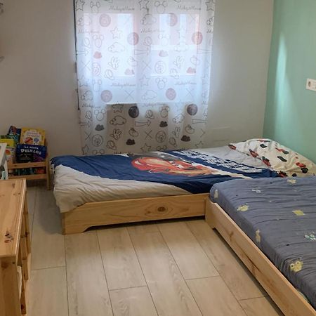 Alojamiento Los Guajes Хихон Екстериор снимка